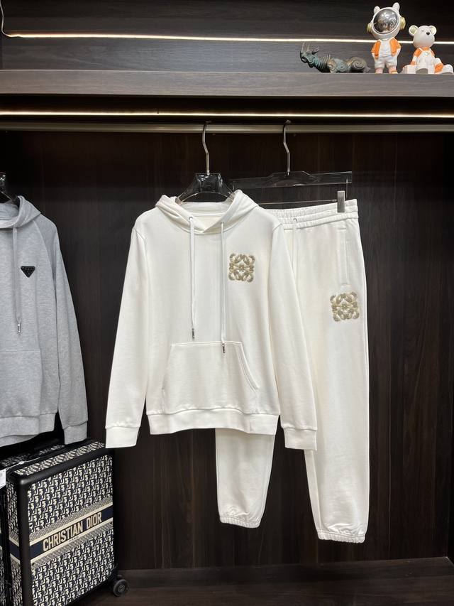 Featured item: Loewe 2025 Autumn/Summer New Arrival - Loewe Sweatshirt Set! A mu