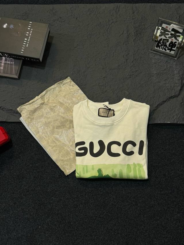 Price Drop Gucci Green Puppy Print Crew Neck Sweatshirt Style No.: 735 Original