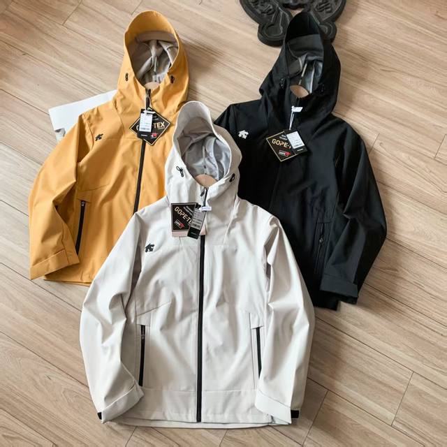 Descente 25 Spring/Autumn Men's Lightweight Waterproof Hooded Outdoor Jacket. It