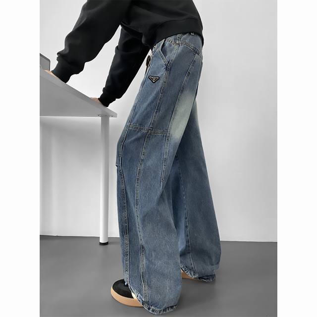 High-quality Prada 25Ss Autumn Two-tone American High Street Scimitar Loose Wash