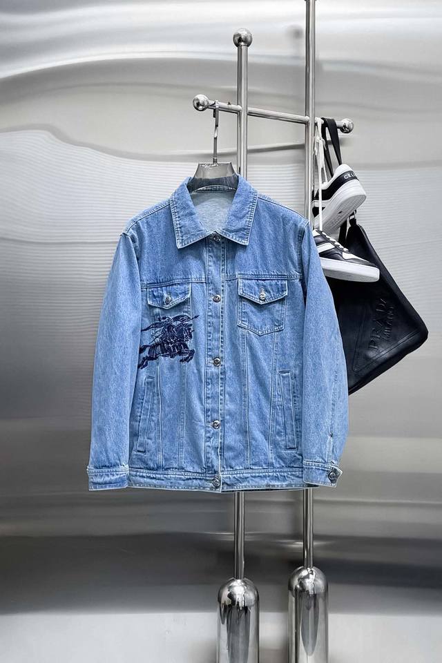 Burberry 2025 Spring/Autumn New Denim Jacket. A runway piece in perfect conditio