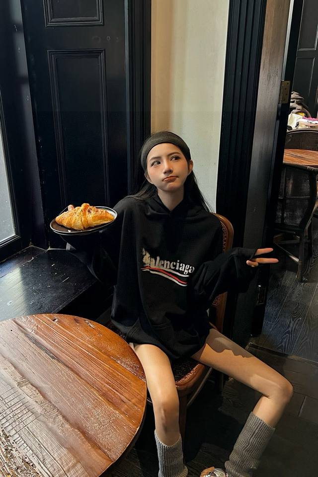 High Quality Product Name: Balenciaga 24SS Autumn/Winter New Blurry Coke Wave Pr