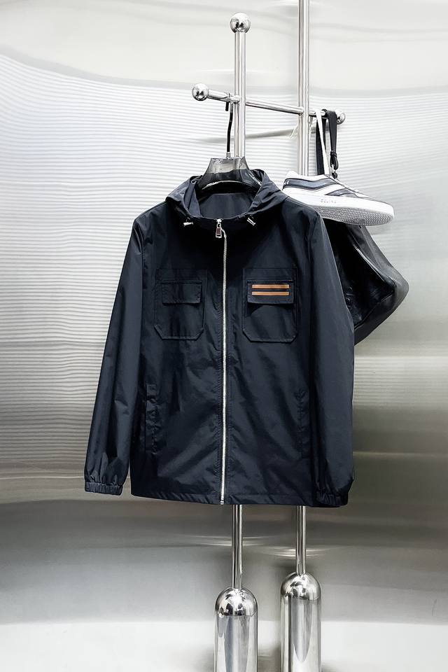 Zegna 2025 New Arrival Jacket. A runway piece in perfect condition, comfortable