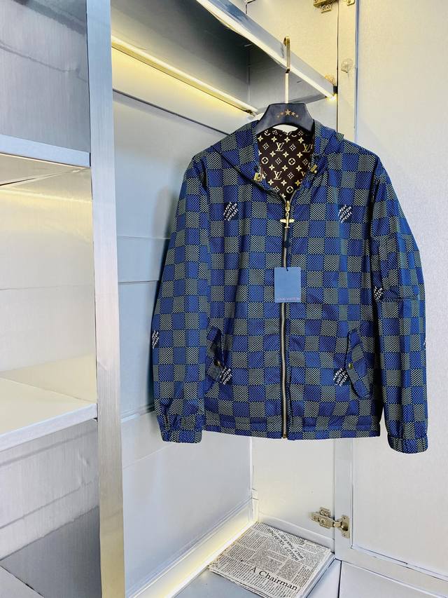 Official website original goods, fits up to 190 lbs, Louis Vuitton 2025 Spring C