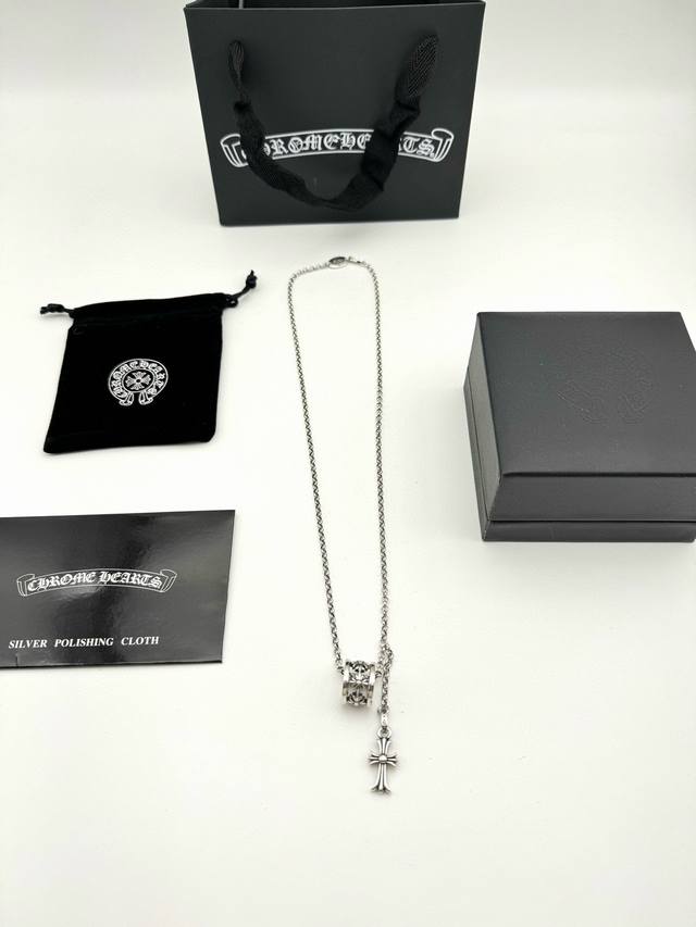 Chrome Hearts Passion Necklace (Ddd) Unisex, a must-have for cool style. Incredi