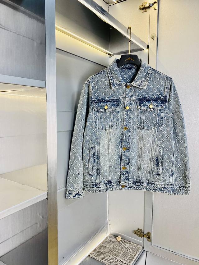 Official website original item, fits up to 190 lbs, Louis Vuitton 2025 Early Spr