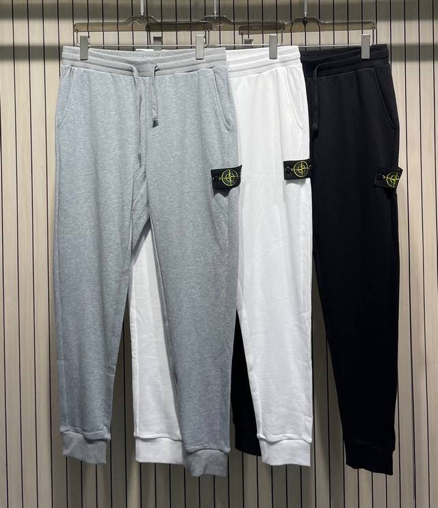 Stone Island Classic Badge Logo Elastic Waist Casual Sweatpants Colors: Black, W