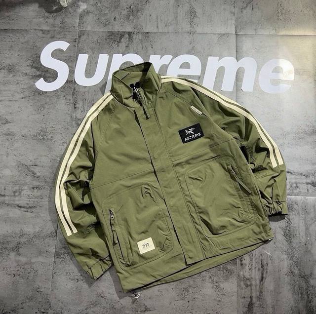 Arc'teryx Stand Collar Ripple Series Appliqu