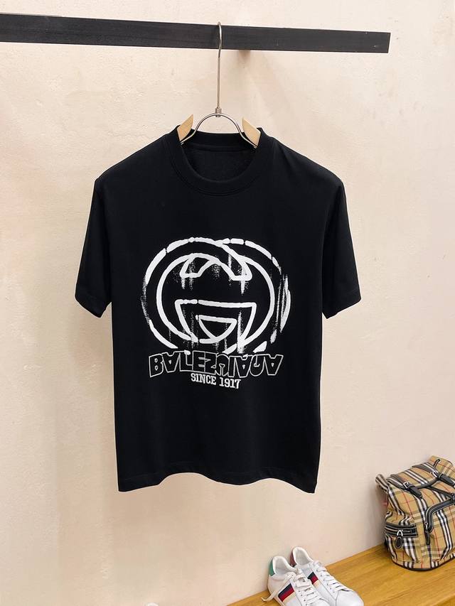 Gucci - Paris, all three labels complete. Newest 2025 Summer style short-sleeved