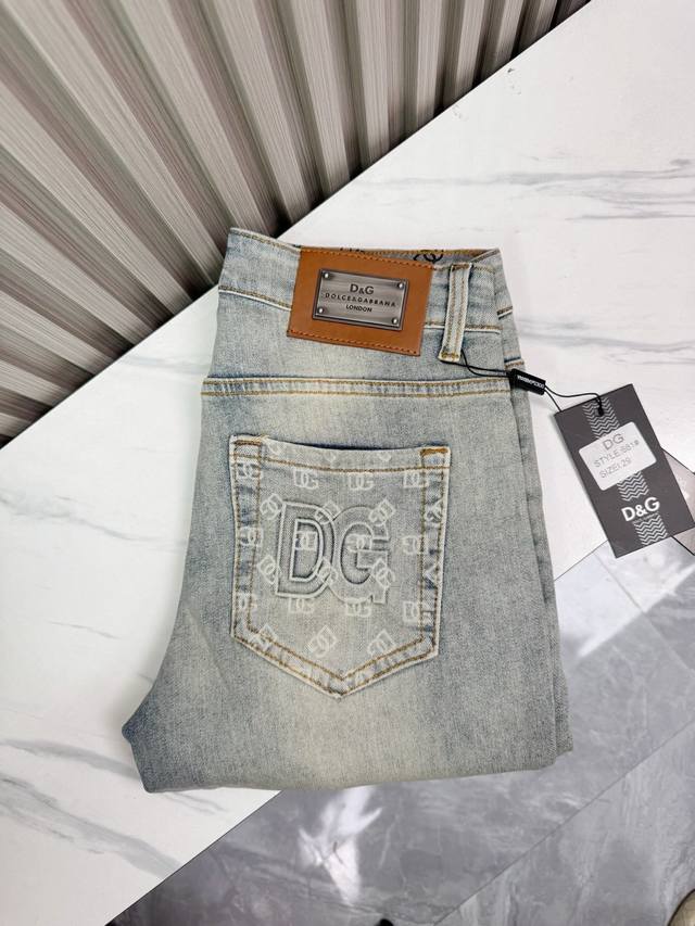 Classic D&G designer jeans, slim-fit, stretchy, and flattering long pants. Heavy