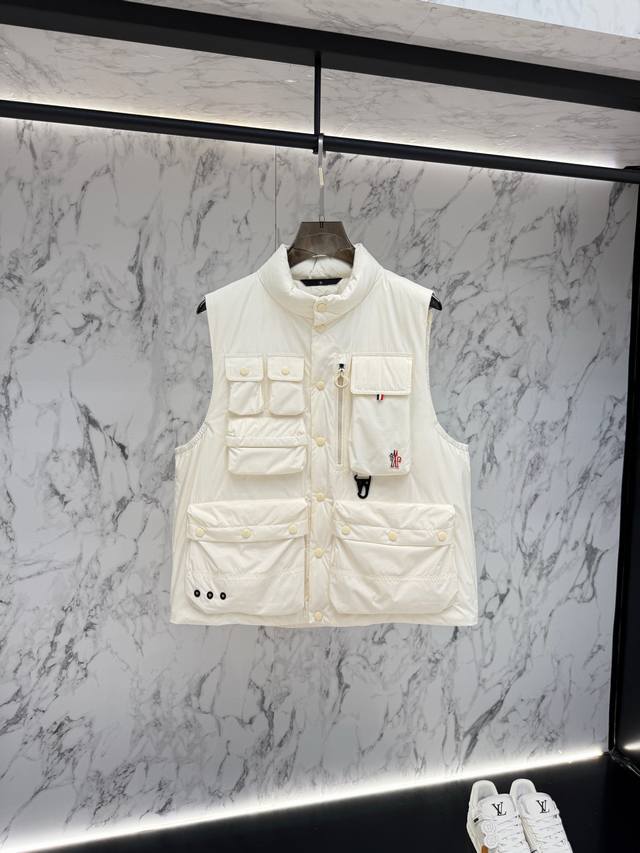 Momo clearance price Moncler top-tier down jacket, 2025 latest fashion designer