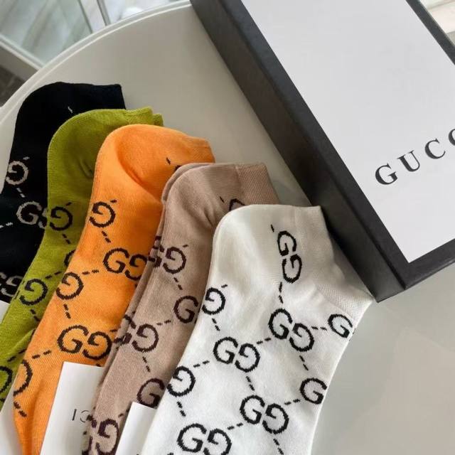 Gucci - 5 pairs per box! A true classic, impeccable short socks for all seasons,