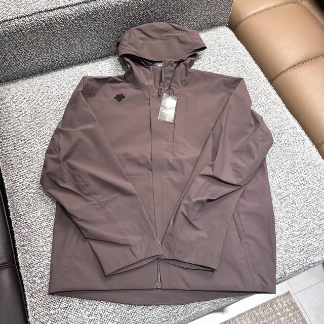 Hardshell Rain Jacket Details (Ddd)