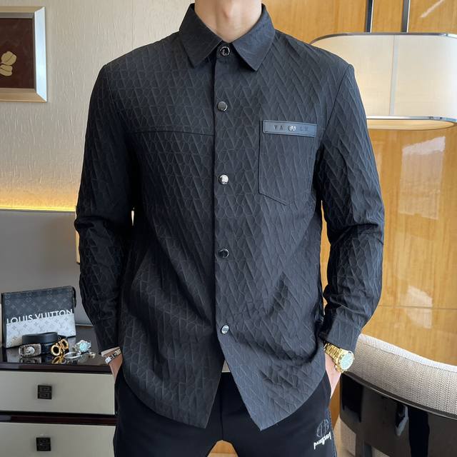 V-brand Autumn Hot Selling Jacket, made with custom high-quality polyester fiber