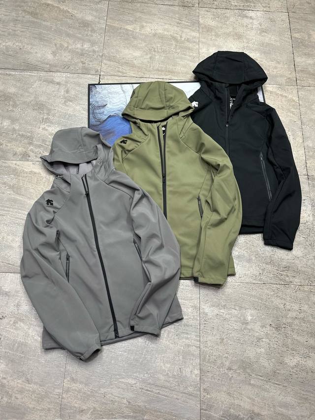 Descente Silicone 3D Crossbody Training Men's Fleece-Lined Water-Repellent Spor