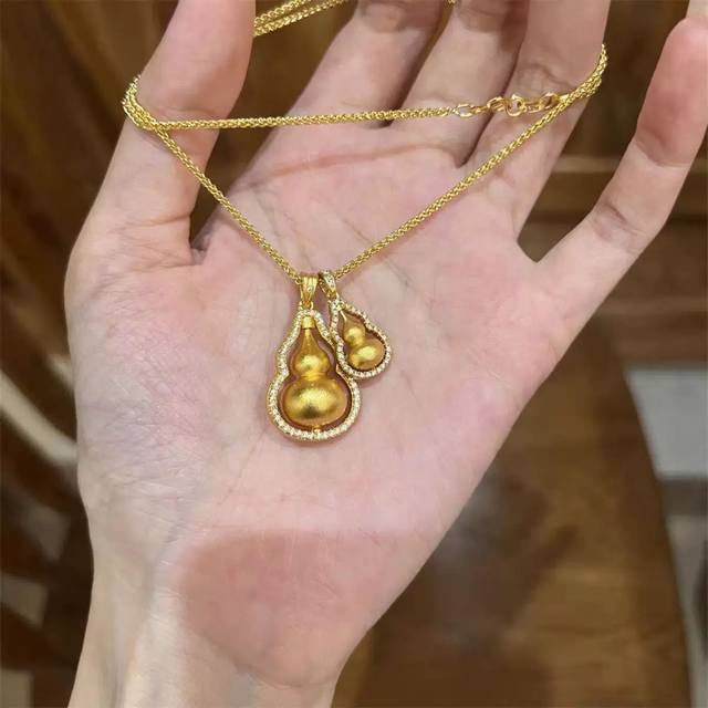 Order Notes: Wei Xue's same style stacked gourd necklace with transparent box We