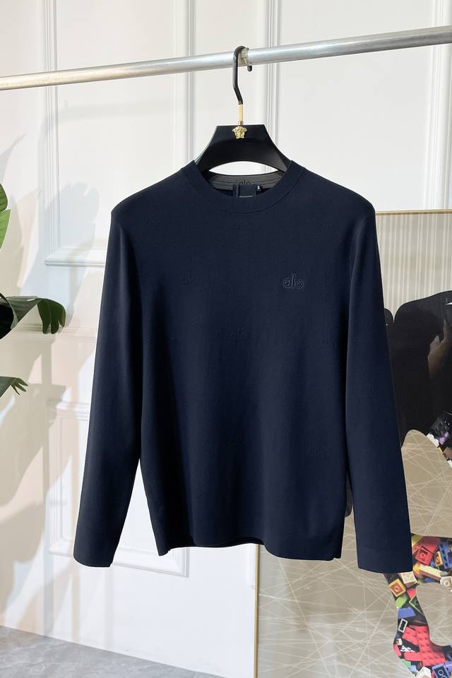 Alo 2025Ss Autumn/Winter Bestselling Knit Sweater from Department Stores. A must