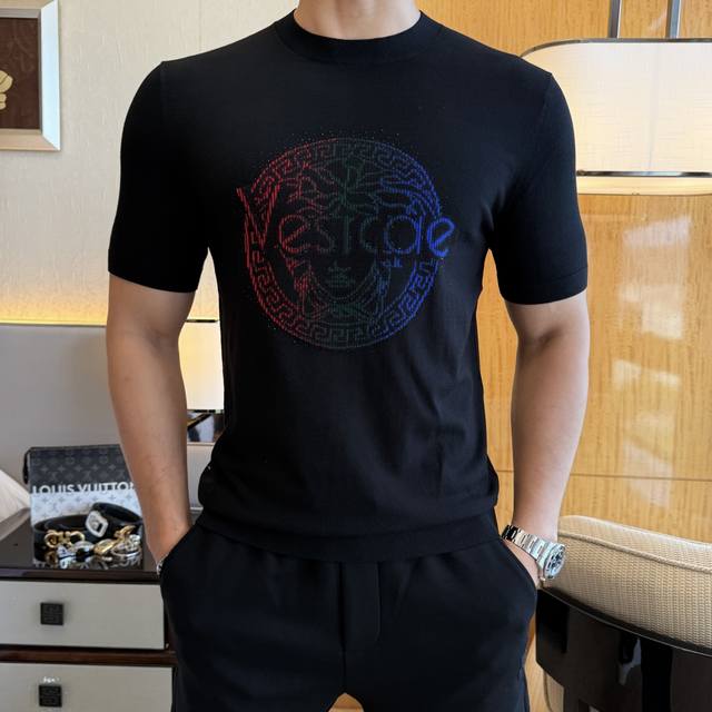 Versace - 2025 Autumn/Winter Short-Sleeve Knit Sweater Collection! A must-have f