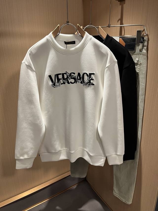 Vers*Ce 2025 Autumn/Winter New Arrival Original Long-Sleeved Sweatshirt. A recom