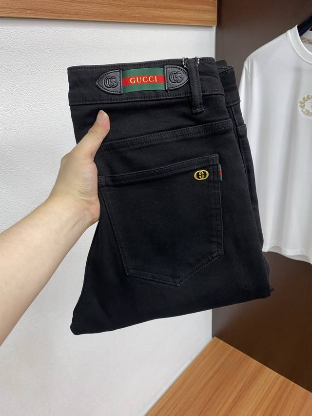 Gucci 2025 Autumn/Winter New Casual Jeans - Clean and crisp cut, full of urban s