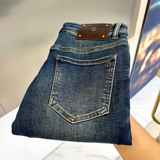 Armani, 2025 Spring/Summer New Arrival, Men's Classic Light Blue Retro Washed Co