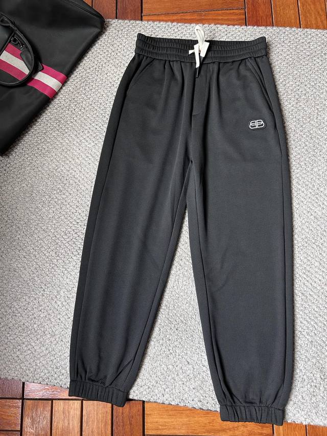 Balenciaga 2025 Fall/Winter Newest Casual Pants, all in excellent condition! A m