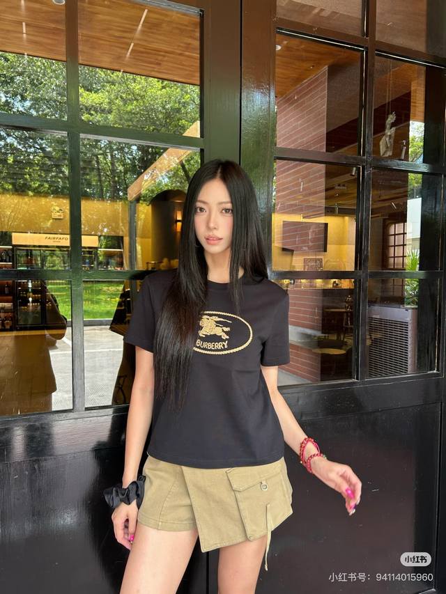 Burberry 25S New Horse T-Shirt. A refreshed and upgraded versatile basic style,