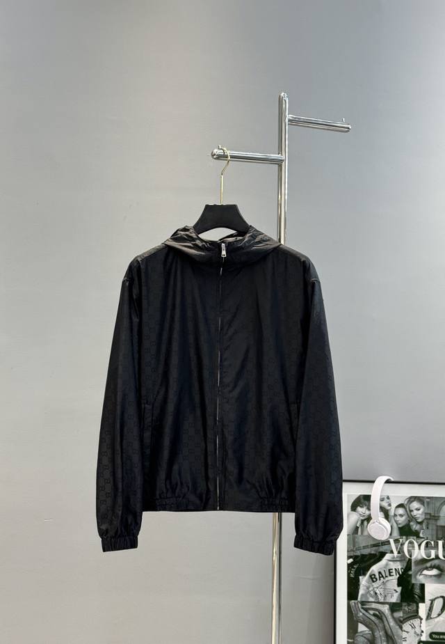 Gucci 25Fw jacket, original design. Hooded design. All-over digital GG pattern.