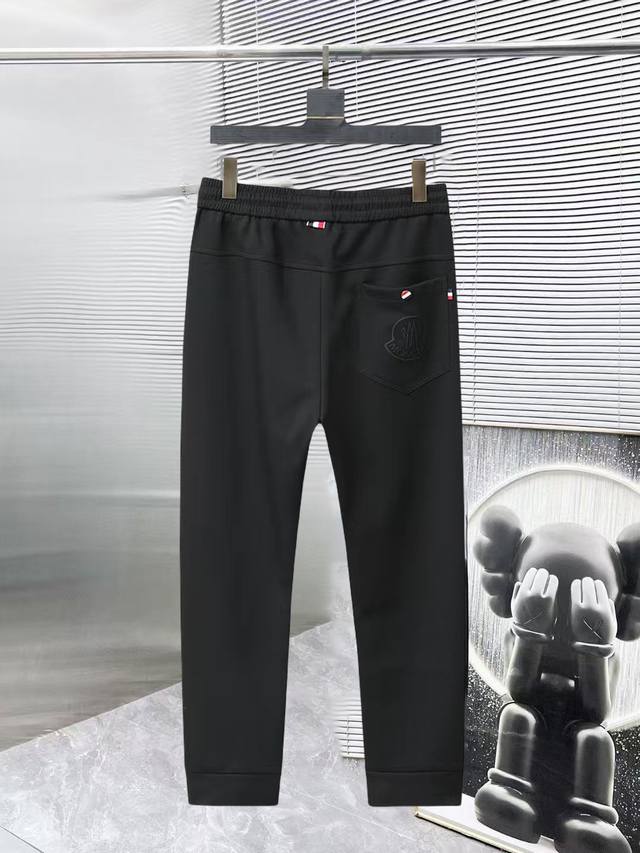 Moncler Spring/Summer New Casual Pants! Available simultaneously on the official