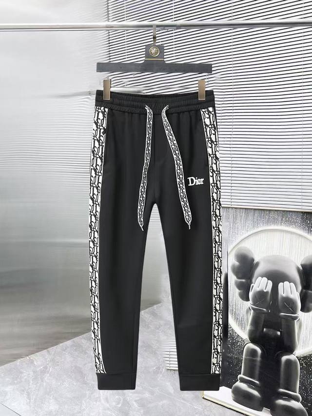 Dior Spring/Summer New Casual Pants! Available simultaneously on the official we