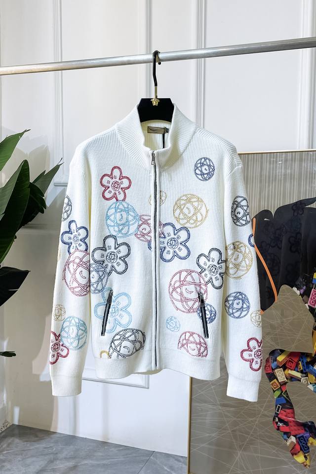 Lv 2025 Autumn/Winter New Unisex Wool Knit Cardigan. A best-selling item in depa