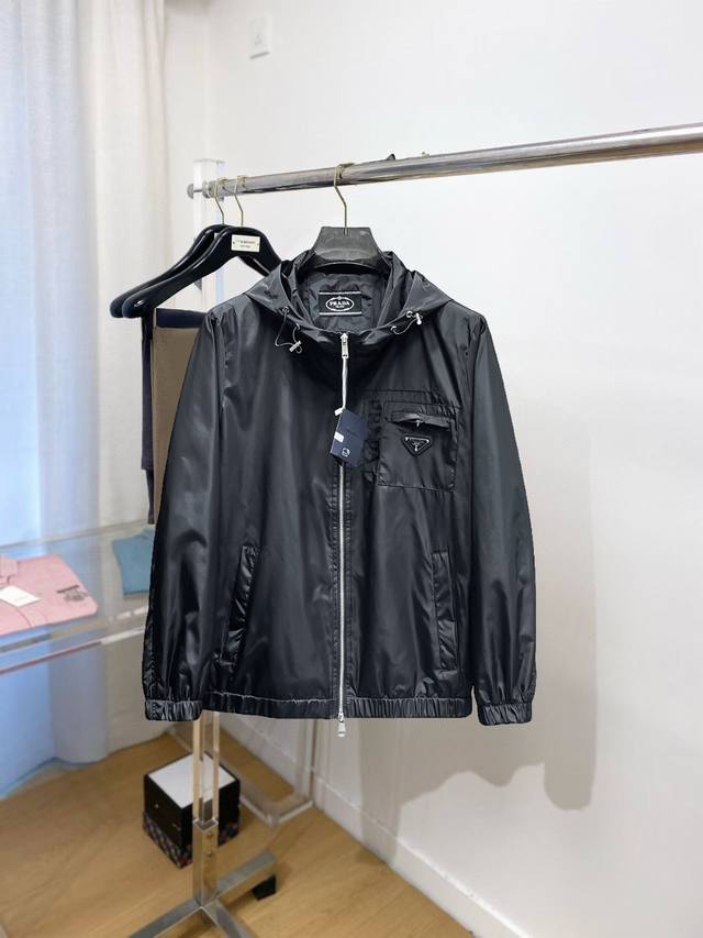 Prada 2025 Autumn Hot Selling New Casual Fashion Jacket. Ultra-avant-garde desig