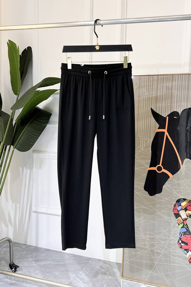 Prada 2025 Spring/Summer Snake Collection - Popular Casual Pants, a must-have ve