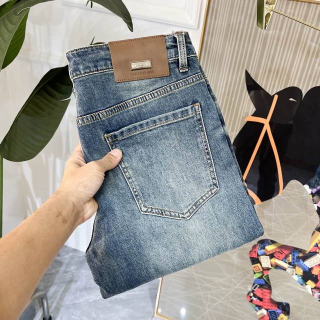 Dior 2025 Spring/Summer Year of the Snake New Year Jeans. 1:1 replica of the ori