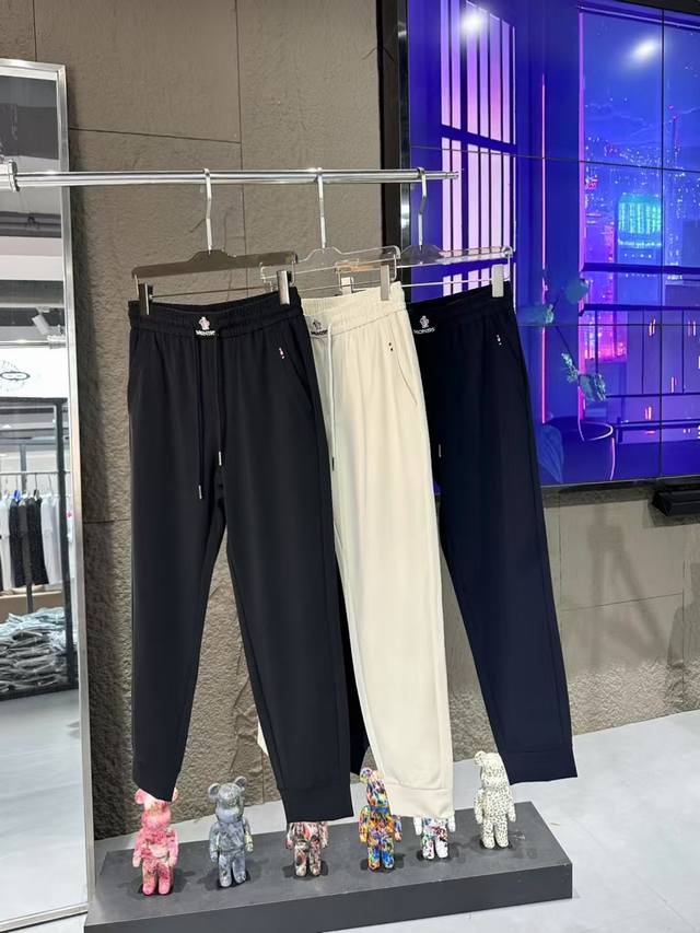 Moncl*R Moncl*R 2025 Spring/Summer New Men's Casual Pants. Sold as a window disp