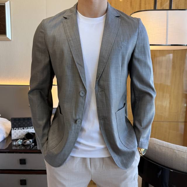 Burberry 2025Ss New Year Spring Collection Casual Blazer - A stylish and simple