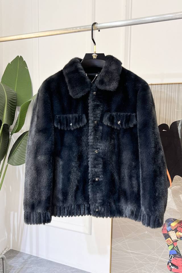 Givenchy Ss Autumn/Winter New Men's Mink and Wool Coat, latest process embossed