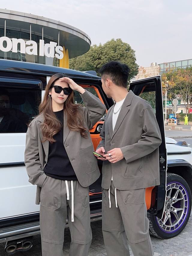 Return/Exchange after the New Year for the new autumn casual suit set from Genia