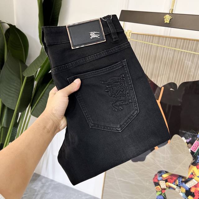 Return/exchange for Burberry 2025 Spring/Summer 2025 Year of the Snake New Year