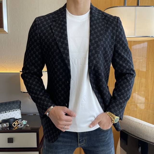 This autumn's hottest casual blazer from Genia Ss features a stylish and simple