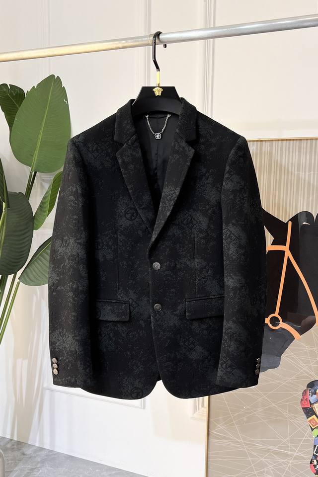 Dior Autumn Collection Hot Selling Casual Wool Blazer. The most fashionable and