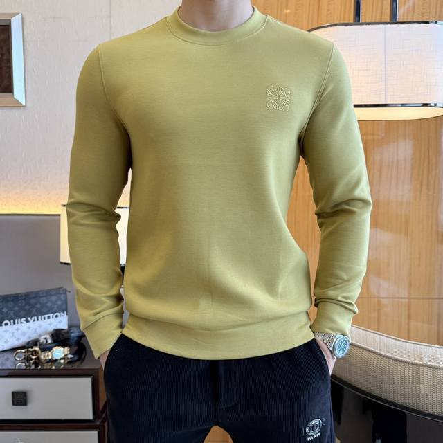 Luo Yiwei Ss's hottest new autumn style: the highest quality fashionable pullove