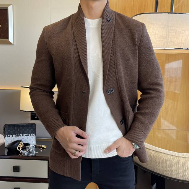 V-brand Autumn Hot Selling Wool Jacket, made with custom high-quality polyester