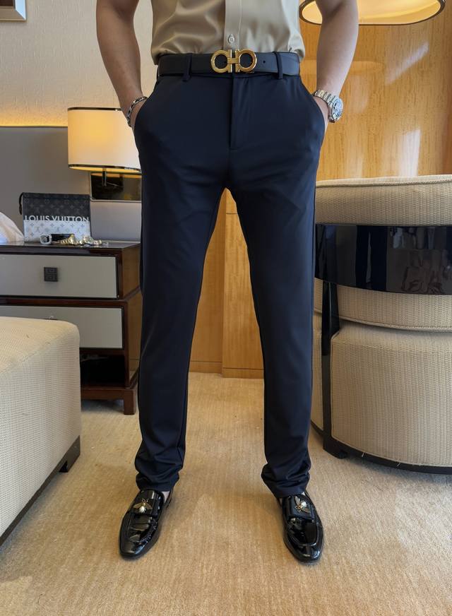 Burberry - 2025 Spring/Summer Bestselling Casual Pants, a must-have versatile st