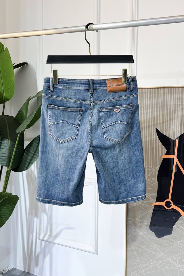 Armani 2025 Spring/Summer New Denim Shorts. 1:1 replica of the original, a perfe