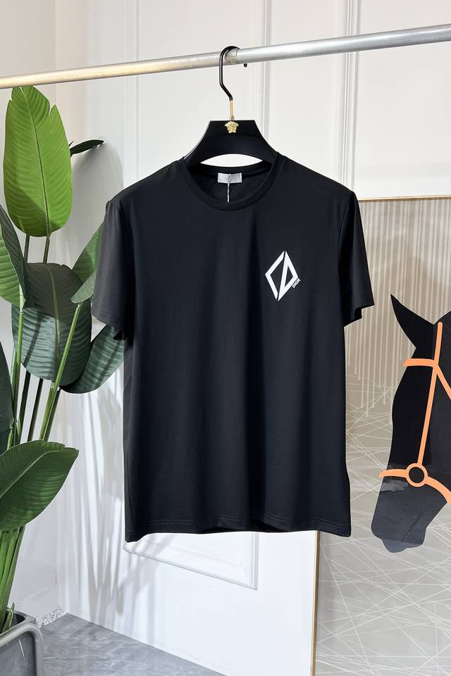 Dior 2025 Spring/Summer New Year's Collection Short-Sleeve T-Shirt, Official Web