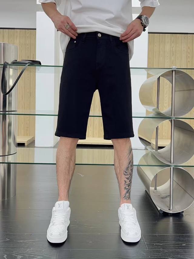 Moncler 2025 Spring/Summer Snake Denim Shorts. 1:1 replica of the original, a pe