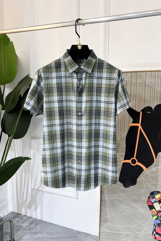 Burberry Ss Fashion Hot Selling Item, sourced from a trading company, in perfect