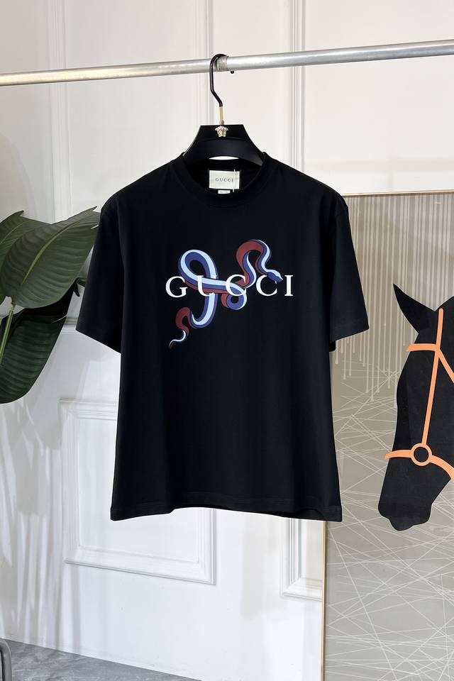 Gucci - 2025 Spring/Summer New Unisex Short-Sleeve T-Shirt, Available Now in Sto