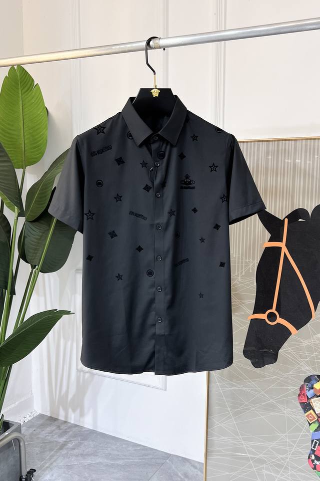 This is a highly sought-after boutique shirt from the Empress Dowager Ss fashion